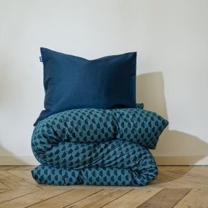 LAYERED HUES – PILLOW LAYERED HUES - PILLOW